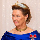 Dronning Sonja under den offisielle middagen på statsbesøkets første dag (Foto: Terje Bendiksby / Scanpix)